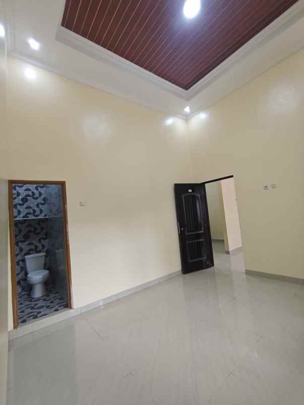 dijual rumah harapan indah