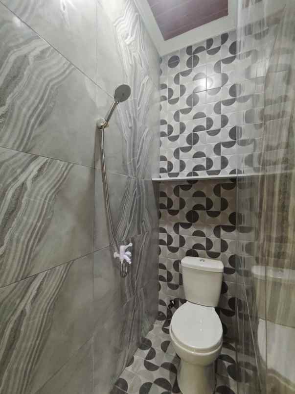 dijual rumah harapan indah