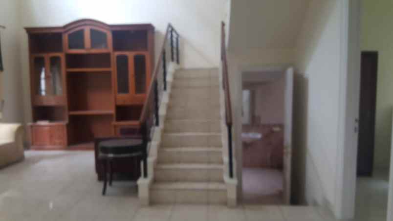 dijual rumah hook di legenda wisata cibubur