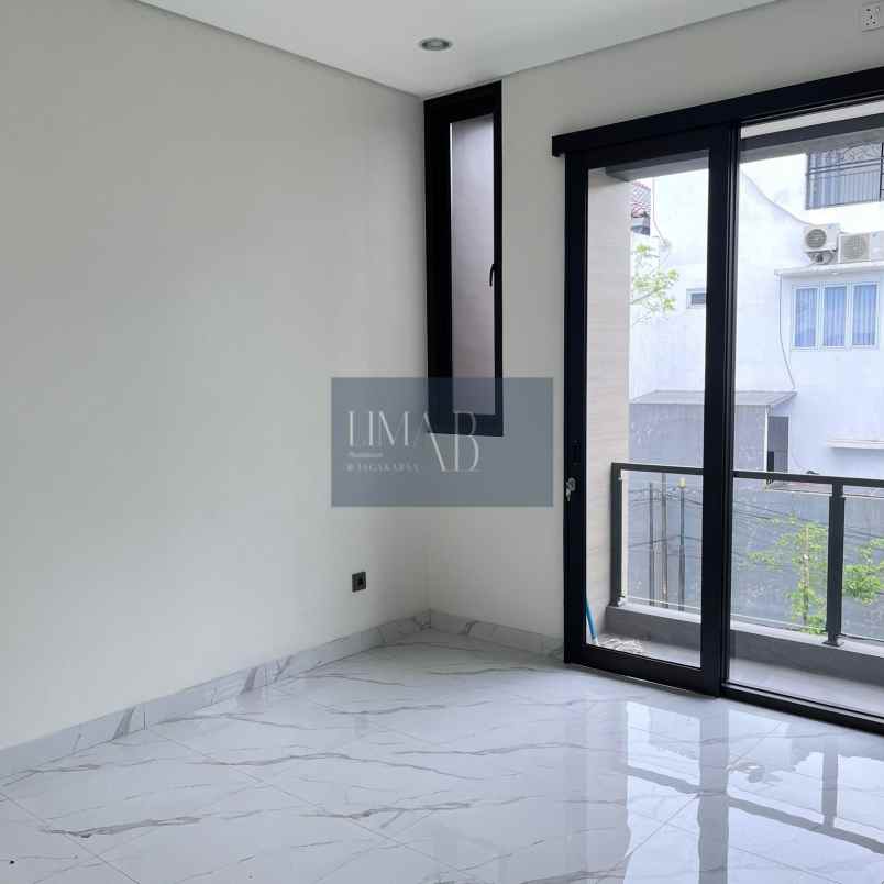 dijual rumah jagakarsa