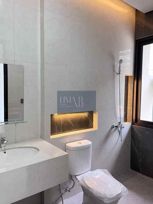 dijual rumah jagakarsa