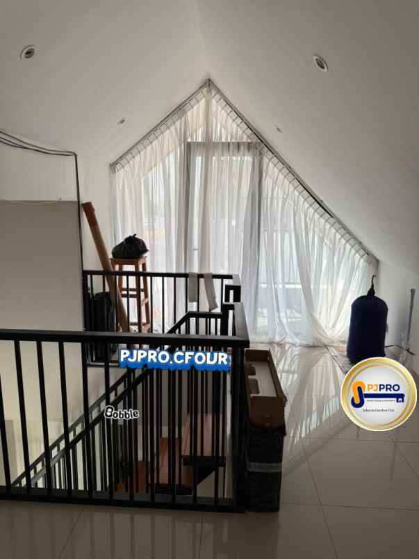 dijual rumah jakarta garden city