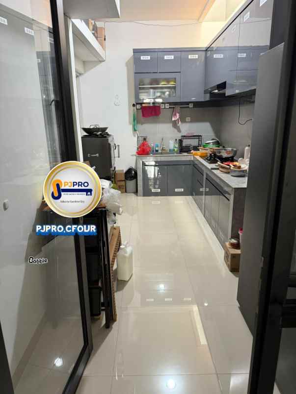 dijual rumah jakarta garden city