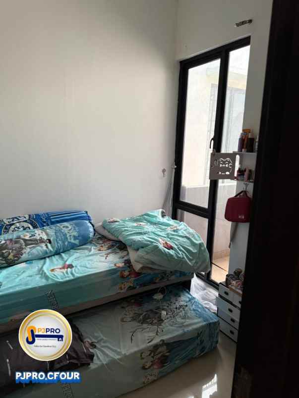 dijual rumah jakarta garden city