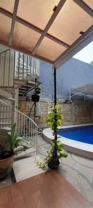 dijual rumah jakarta garden city