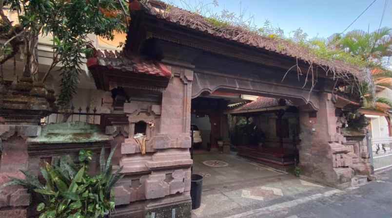 dijual rumah jalan akasia