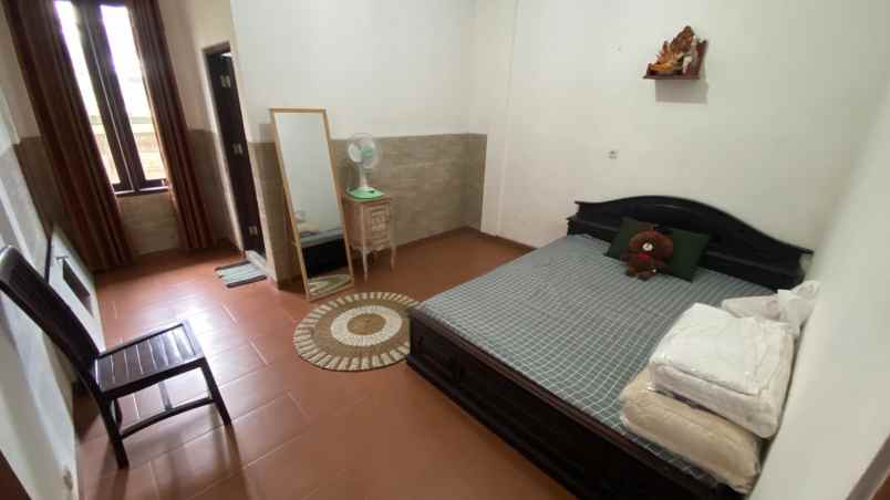 dijual rumah jalan akasia