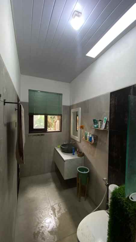 dijual rumah jalan akasia