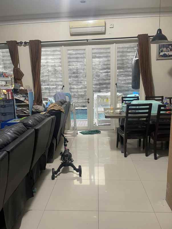 dijual rumah jalan alam galaxy