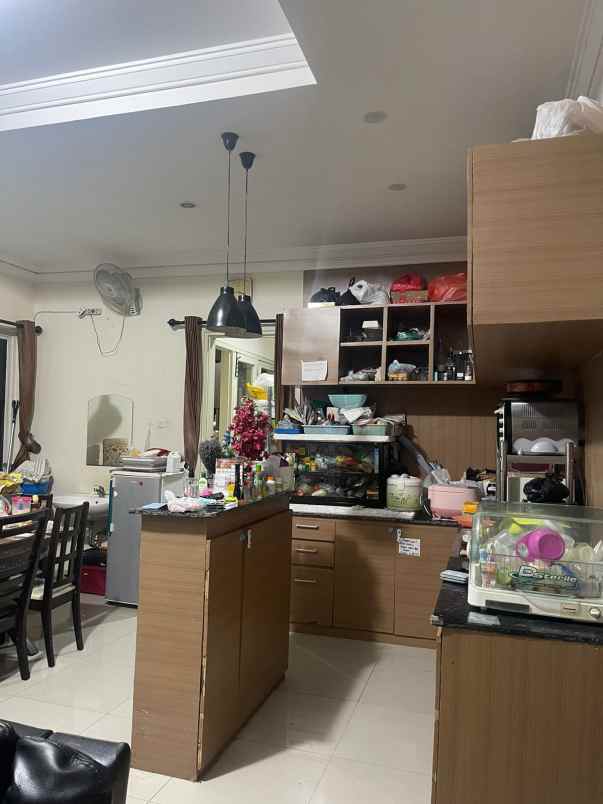 dijual rumah jalan alam galaxy