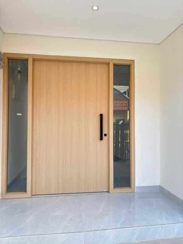 dijual rumah jalan kelapa puyuh