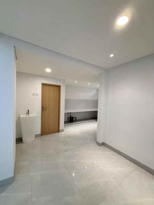 dijual rumah jalan kelapa puyuh