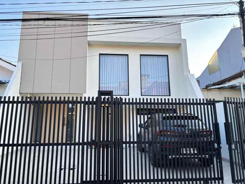 dijual rumah jalan kelapa puyuh