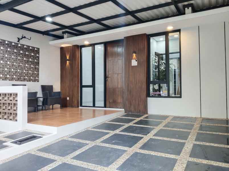 dijual rumah jalan mahkota ruby 136