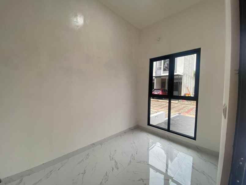 dijual rumah jalan meran cilodong depok