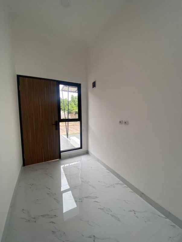 dijual rumah jalan meran cilodong depok