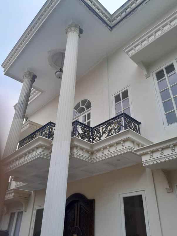 dijual rumah jalan raya kemang jakarta