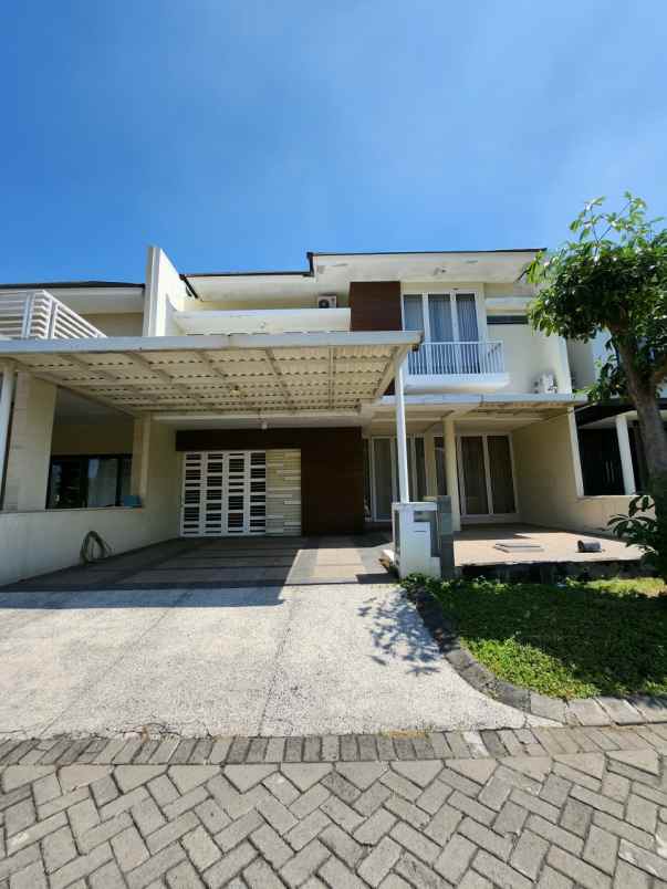 dijual rumah jalan royal residence