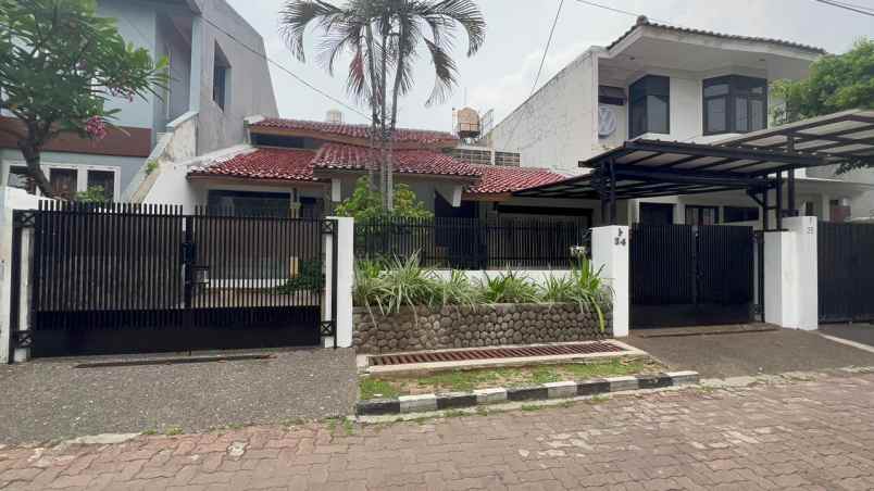 Rumah 2 Lantai Bagus Unfurnished Shm Di Jarang Ada Murah Banget