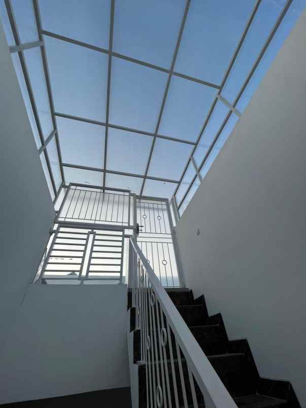 dijual rumah janur asri