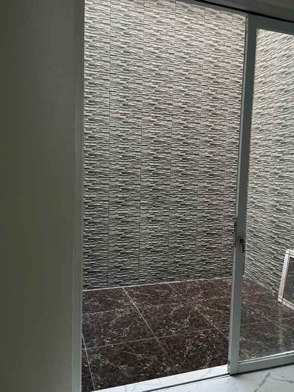 dijual rumah janur asri