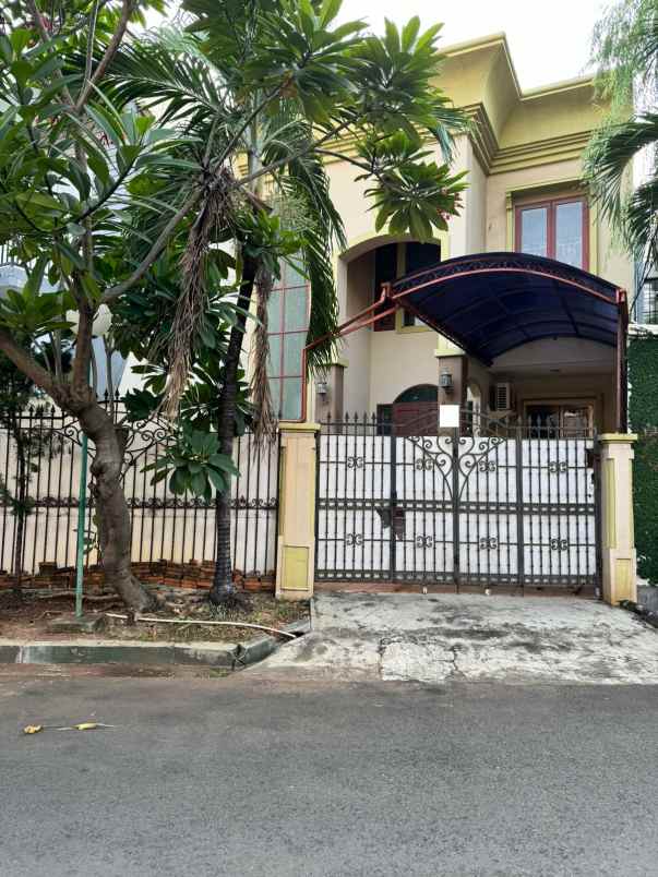 dijual rumah janur elok kelapa gading