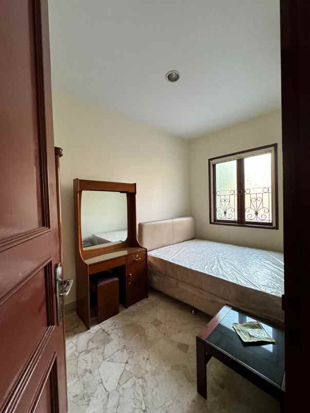 dijual rumah janur elok kelapa gading