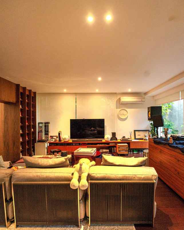 dijual rumah jati padang jaksel