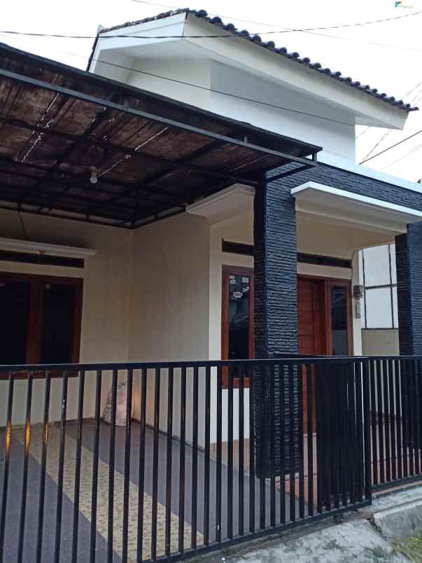 dijual rumah jati waringin pondok gede
