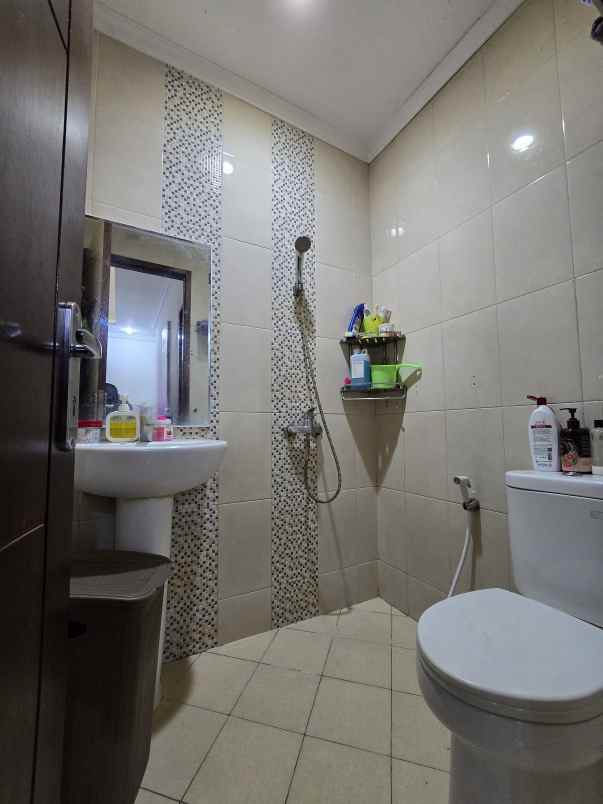 dijual rumah jatinegara jaktim