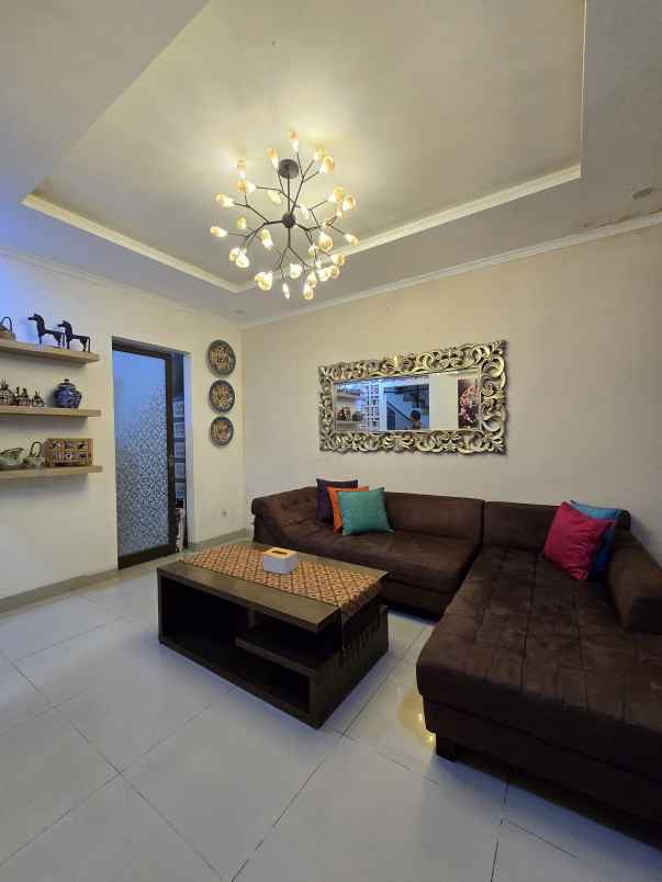 dijual rumah jatinegara jaktim