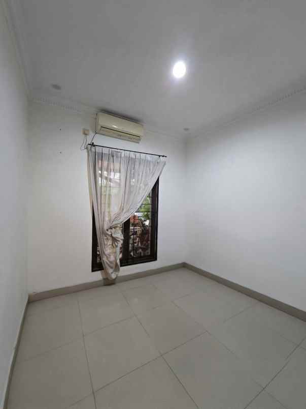dijual rumah jatinegara jaktim
