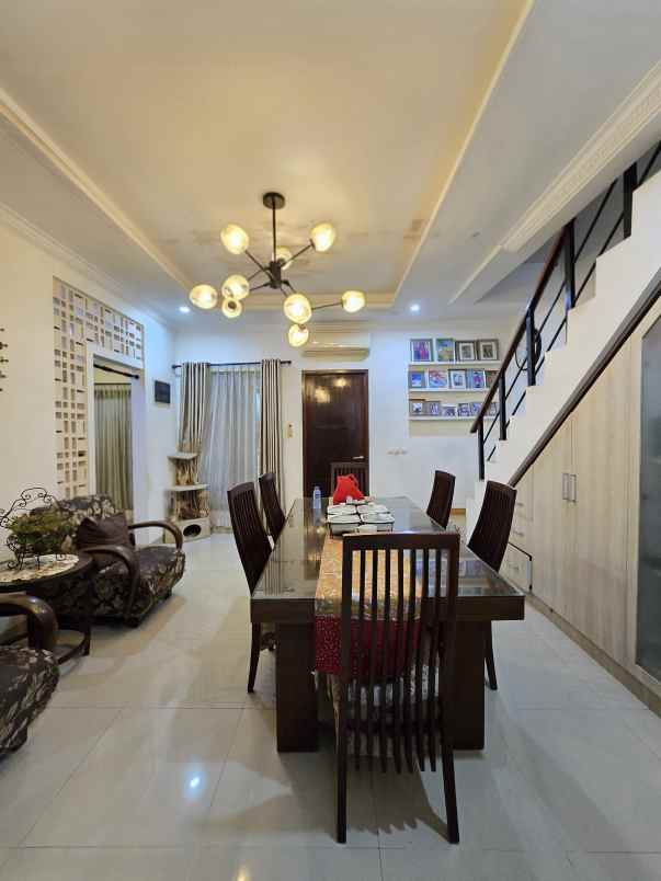 dijual rumah jatinegara jaktim