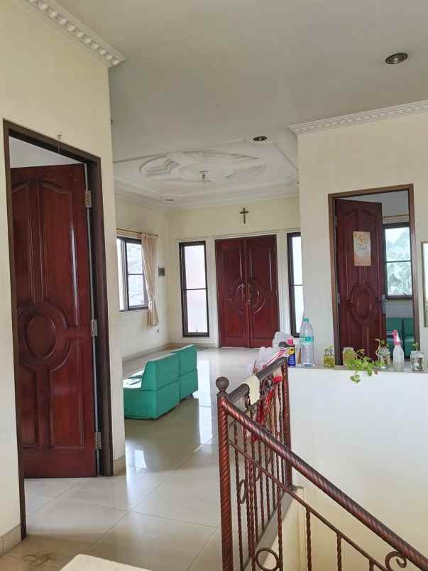 dijual rumah jelambar baru