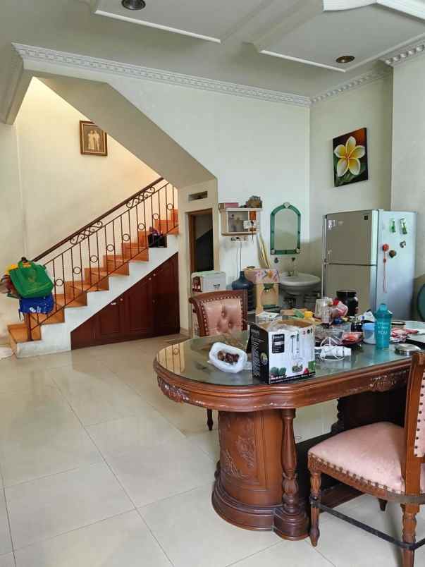 dijual rumah jelambar baru