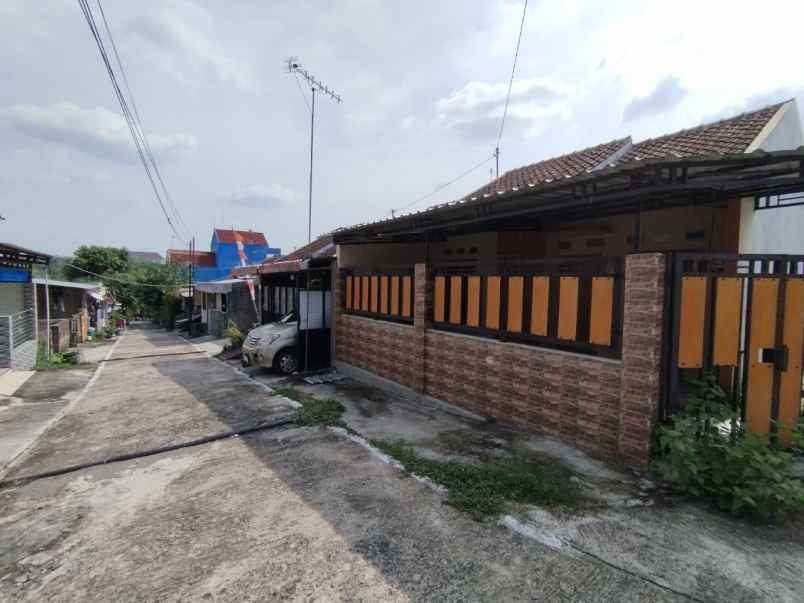 dijual rumah jeruksawit gondangrejo