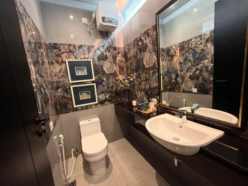 dijual rumah jl arjuna kalongan