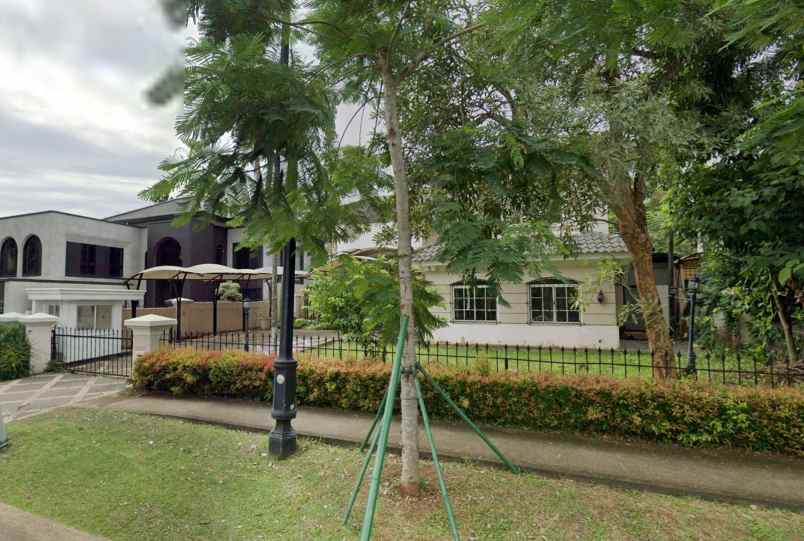 dijual rumah jl boulevard palem raya