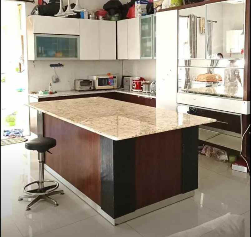 dijual rumah jl dharmahusada indah