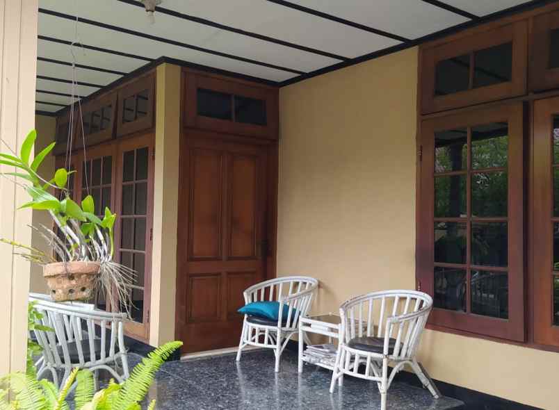 dijual rumah jl gayungsari barat