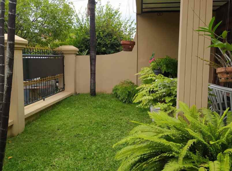 dijual rumah jl gayungsari barat