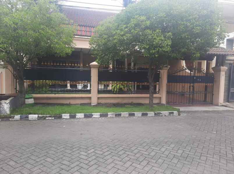 dijual rumah jl gayungsari barat
