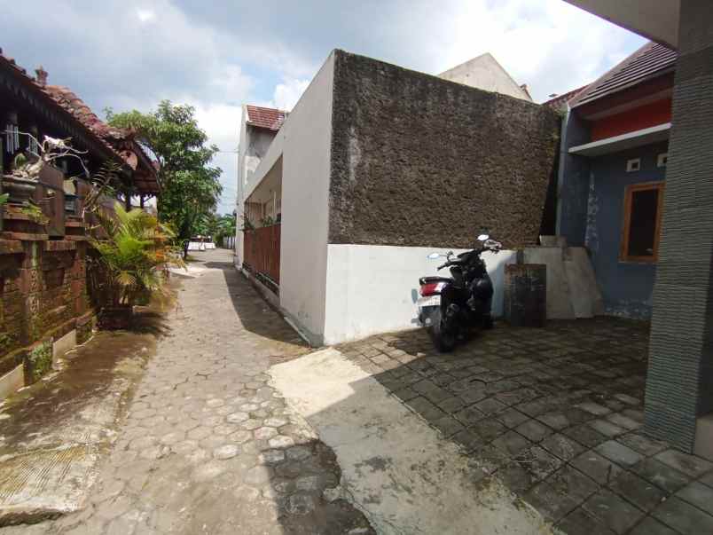 dijual rumah jl gito gati