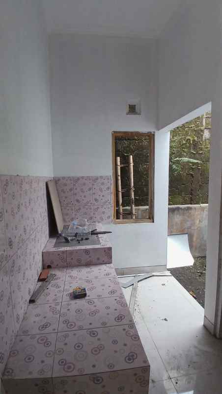 dijual rumah jl gito gati