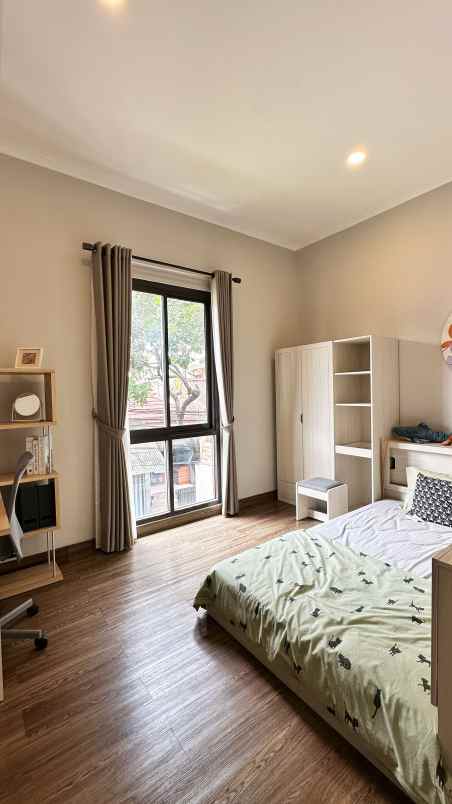 dijual rumah jl h kuling petukangan