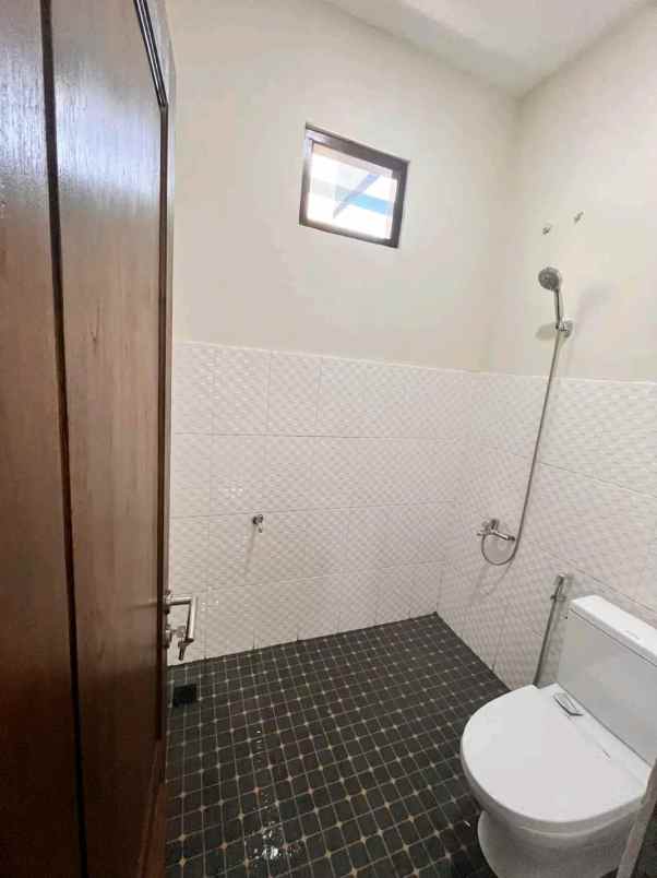 dijual rumah jl kaliurang km 10