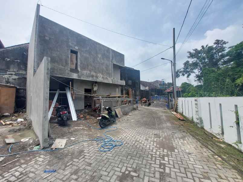 dijual rumah jl kapten hariyadi