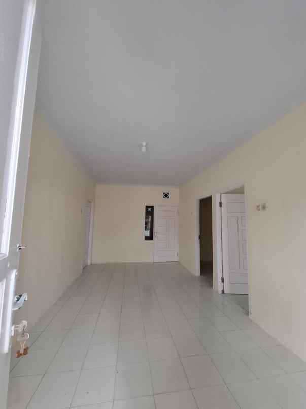 dijual rumah jl karya 1