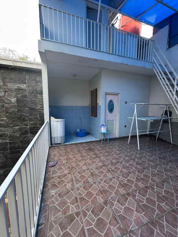 dijual rumah jl katleya metland puri