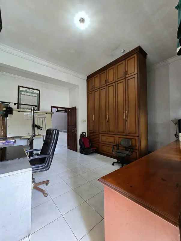 dijual rumah jl kelapa kuning pondok
